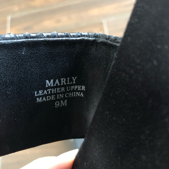 Tahari sandals in black/white - Picture 4 of 4